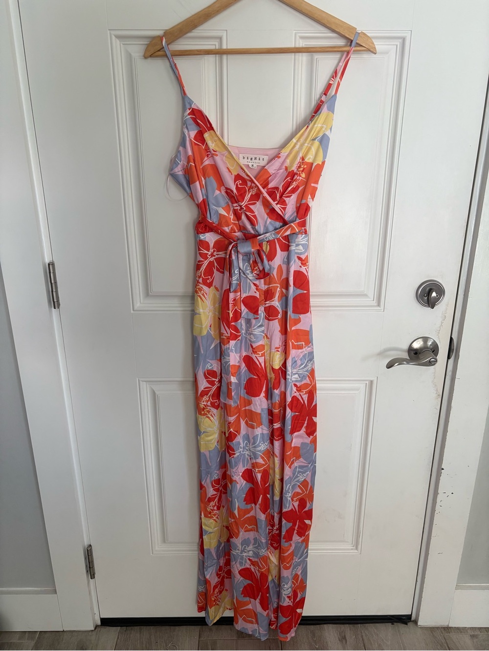 Women’s bright colorful Floral jumpsuit size medium